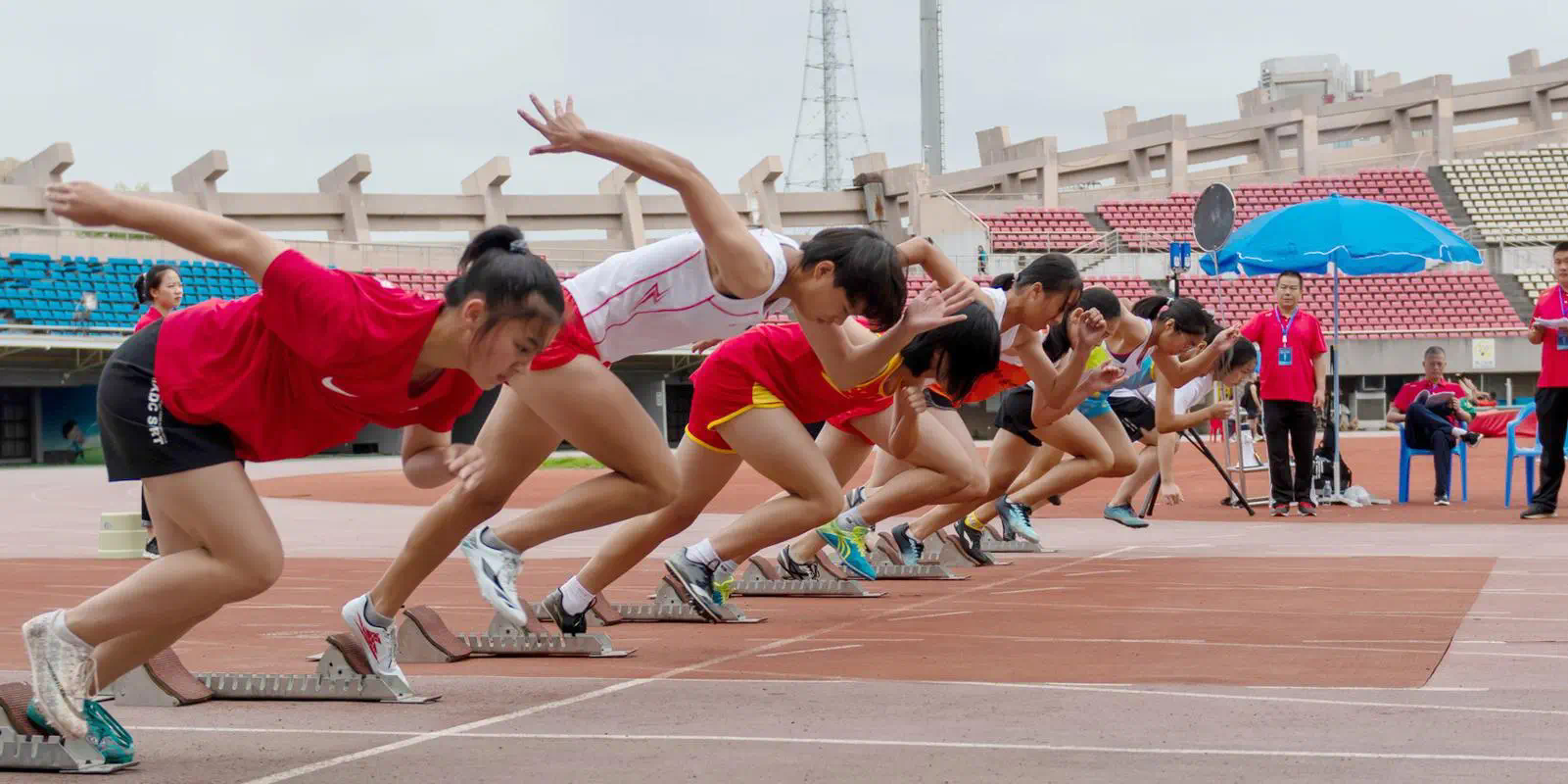 女子网球拍的规格是什么